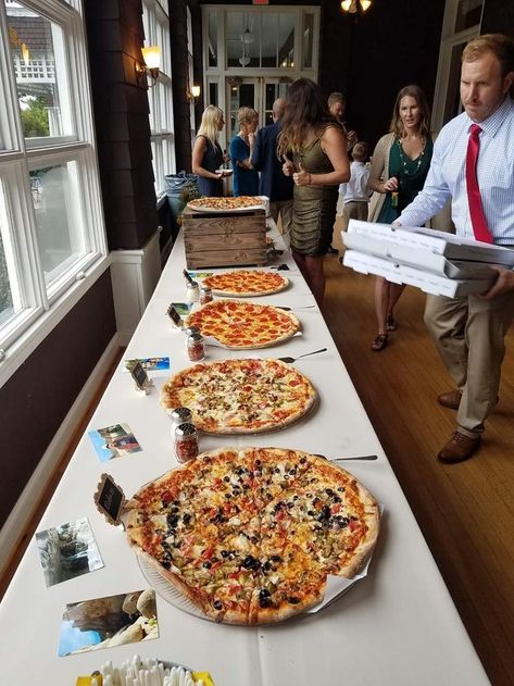 Wedding Pizza Bar, Pizza Bar Party, Pizza Party Rehearsal Dinner, Rehearsal Dinner Food, Pizza Wedding, Pizza Catering, Pizza Buffet, Pizza Salad, Diy Pizza