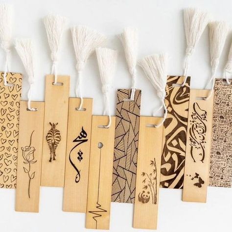 Wooden bookmarks Wooden Bookmarks, Reading Accessories, Burnt Wood, End Of Year, Pyrography, Book Lovers Gifts, Smell Good, Wood Burning, Wood Carving