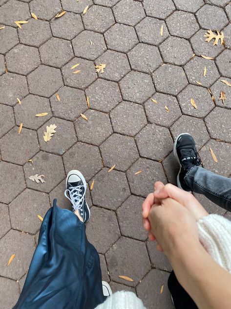 Stroll In The Park, Ready Or Not Cara Bastone Aesthetic, Park Dates Aesthetic, Date Locations Aesthetic, Park Date Aesthetic, Stroll Aesthetic, Park Date Ideas, Fall Date Aesthetic, Fall Vibes Aesthetic