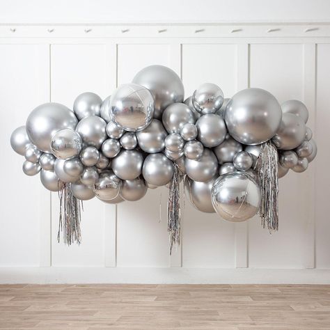 Silver Themed Party, Chrome Party, Gray Party Decorations, Silver Balloon Garland, Prom Balloons, Balloon Crown, Disco Ball Decorations, Silver Party Decorations, Silver Balloons