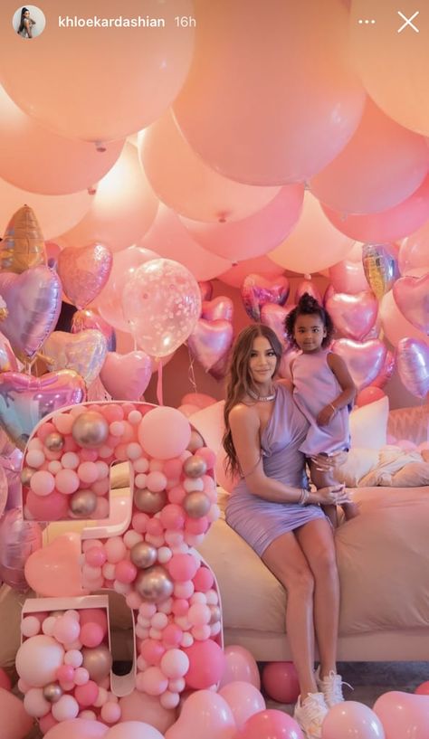 Princess Bounce House, Luxury Birthday Party, True Thompson, Birthday Goals, Luxury Birthday, Third Birthday Party, Khloé Kardashian, Pastel Party, Kardashian Kids