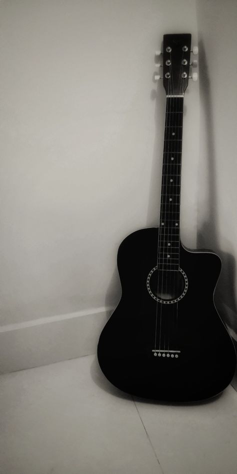 Guitar Wallpaper Aesthetic, Black Guitar Aesthetic, Guitar Aesthetic Wallpaper, Guitar Background, Fake Insta, Musician Photography, Black Electric Guitar, Acoustic Guitar Music, Fake Account