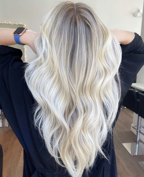 Blond With Shadow Root Ash, Platinum Reverse Balayage, Shadow Root On Platinum Hair, Blonde Babylights With Shadow Root, Full Foil Highlights Blonde With Shadow Root, Platinum Blonde With Root Melt, Icy Lived In Blonde, Lived In Icy Blonde, Light Blonde Root Smudge