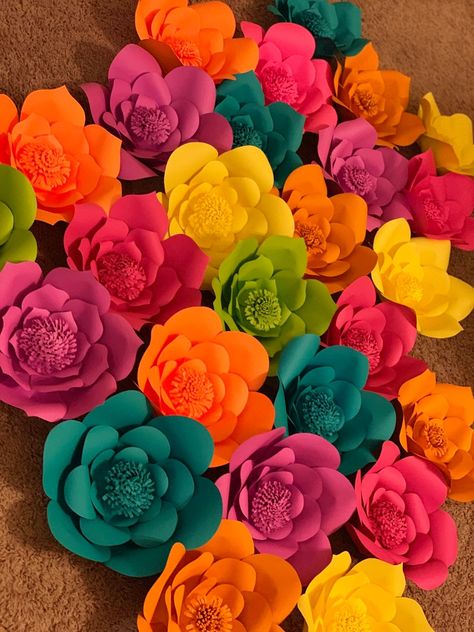 Mexican Theme Backdrop Ideas, Mexican Theme Backdrop, Charro Wedding, Mexican Paper Flowers, Mexican Birthday Parties, 21st Bday Ideas, Paper Balloon, Mexican Birthday, Fiesta Theme Party