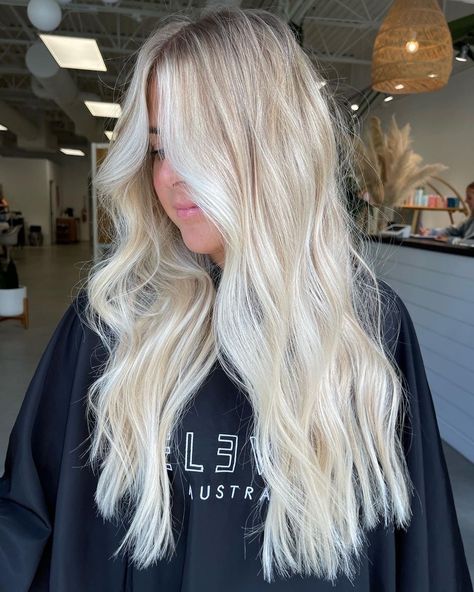 Blonde Hair With Tapped Roots, Blonde Hair Inspiration With Money Piece, Creamy Cool Blonde Hair, Really Blonde Hair Highlights, Bright Creamy Blonde Highlights, Full Icy Blonde Highlights, Bright Blonde Extensions, Very Bright Blonde Hair, Bright Blonde Root Tap