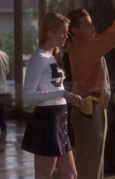 cher horowitz clueless 90's aesthetic fashion outfits dress like cher Cher Horowitz Style, Clueless Cher Outfits, Clueless Outfits Inspiration, Cher Horowitz Aesthetic, Cher Horowitz Outfit, Cher Clueless Outfit, Cher Outfit, Clueless Aesthetic, Cher Outfits