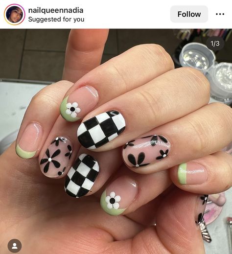 Old Lady Nails, Lady Nails, Boho Nails, Makeup Nails Designs, Retro Nails, Halloween Acrylic Nails, Hippie Nails, Simple Gel Nails, Casual Nails