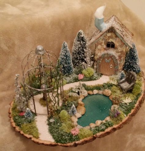 Winter Fairy Garden Christmas, Diy Fairies, Fairy Garden Christmas, Fairy Garden Design Ideas, Winter Fairy Garden, Christmas Fairy Garden, Diy Fairy Garden, Fairies Garden, Fairy Garden Furniture