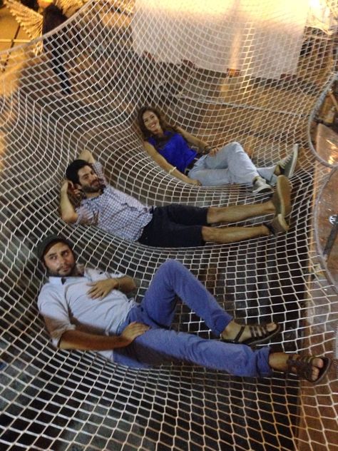 Relaxing with friends. Helnet's safety net Backyard Hammock Ideas, Indoor Hammock Bed, Hammock Ideas, Hammock Netting, Backyard Hammock, Indoor Hammock, Hammock Bed, Safety Net, Backyard Playground