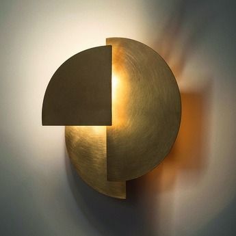 Wall lamp, in brass - Page 19 of 24 - Nedgis Lighting Light Ombre, Gold Wall Lights, Ombres Portées, Cordless Table Lamps, Door Fittings, Brass Wall Light, Fitted Furniture, Luminaire Design, Gold Walls