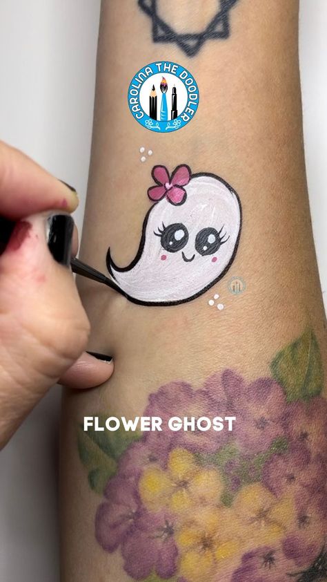 Here is a preview of my upcoming Tiny Tutorial: Flower Ghost! Get your face paints ready for this suuuper easy design! Ghost Face Paint, Easy Halloween Face Painting, Flower Ghost, Face Paints, Face Painting Easy, Easy Design, Face Painting Halloween, Ghost Face, Ghost Faces