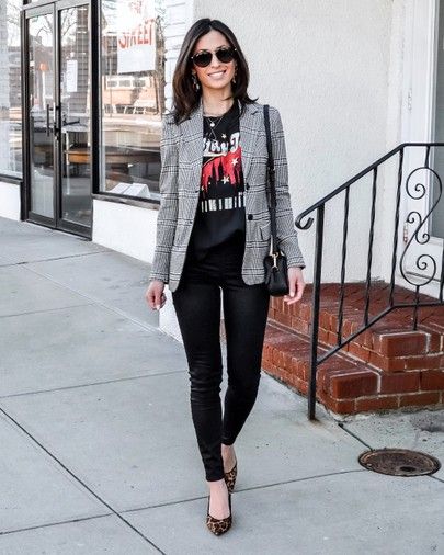 Balancing in Style - How to Wear a Band tee to Work Band Tee Outfits Work, Band Tee Work Outfit, Professional Tshirt Outfits, Printed Blazer Outfits For Women, Styling A Band Tee, Goth Blazer Outfit, Rock Tshirt Outfit, Rock Tees Outfit, Professional Goth Work Outfits