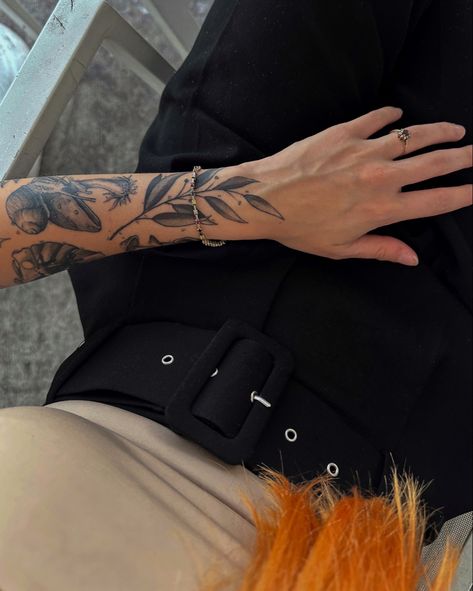 Palm Tattoos, Men Tattoos Arm Sleeve, Wicked Tattoos, Sweet Tattoos, Plant Tattoo, Arm Sleeve Tattoos, Small Tattoos For Guys, Black Ink Tattoos, Tat Ideas