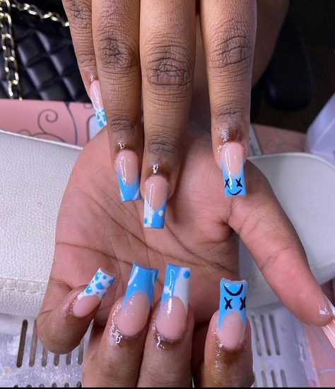 Baddie Short Acrylic Nails Blue, Blue Birthday Nail Designs, Birthday Nails With Age, Short Nails French Tip Designs, Nails Acrylic Designs Blue, Acrylic Nails Ideas Blue, Cute Blue Acrylic Nails, Acrylic Nail Designs Blue, Short Nail Designs Blue