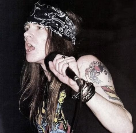 Axel Rose, Rock Aesthetic, Duff Mckagan, Outfit Essentials, Rosé Aesthetic, Rose Images, Axl Rose, Marilyn Manson, Rose Icon