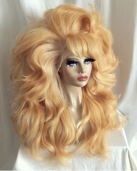 Big Hair Reference, Ugly Wigs, Drag Wigs Styling, Punk Long Hair, Crazy Wigs, Hair With Streaks, Big Wigs, Drag Queen Wigs, Weird Hair