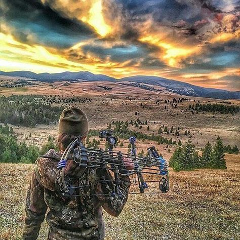 Bow Hunting Aesthetic, Hunting Aesthetic Girl, Bow Hunting Girl, Hunting Hacks, Hunting Aesthetic, Hunting Photos, Bow Hunting Tips, Hunting Photography, Bow Hunting Deer