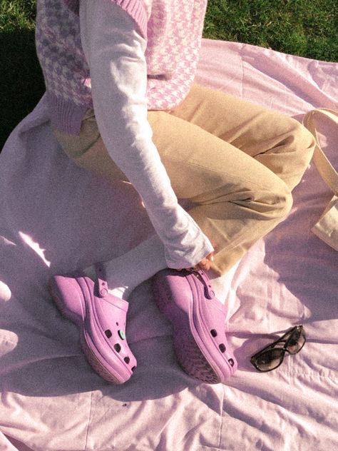 Bae Clogs, Bae Crocs, Purple Crocs, Clogs Crocs, Crocs Outfit, Platform Crocs, Spring Picnic, Style Change, Clogs