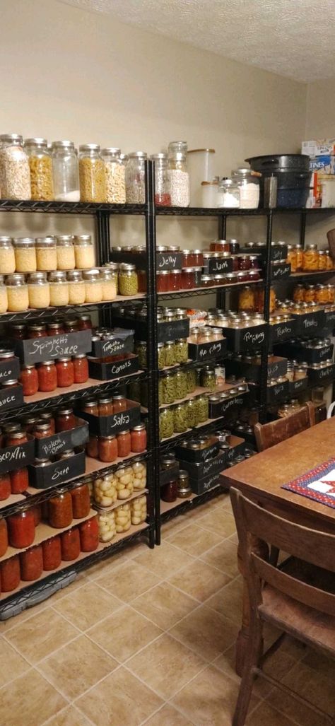 Root Cellar Basement, Basement Food Storage Ideas, Canning Cellar, Homesteading Pantry, Canning Jar Storage Ideas, Canning Pantry Storage, Walk In Closet Designs Layout, Mason Jar Storage Ideas, Farm Pantry