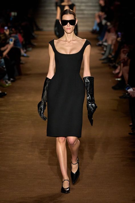 Miu Miu Fall 2024 Ready-to-Wear Fashion Show | Vogue Black Dress Runway, Miu Miu Dress, Boat Neck Dress, Runway Dresses, Miuccia Prada, All Black Outfit, Fall 2024, Black Outfit, Couture Fashion