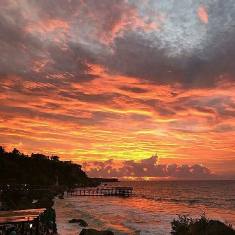 “Sunset is almost always beautiful. But if you meet him with the person you love, he is simply incredible!” 🌅 — Harry Simanovich Sunset Sea, Sky Pictures, Look At The Sky, Sky Photos, Gorgeous Sunset, Sunset Landscape, Sunset Wallpaper, Pretty Sky, June 17