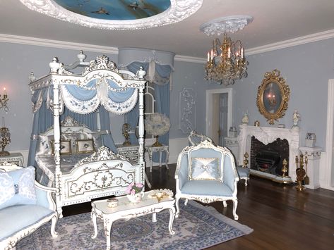 Dollhouse Aesthetic, Beautiful Bedroom Designs, Princess Bedroom, Classy Bedroom, Princess Bed, Neon Room, Doll House Crafts, Princess Room, Grunge Room