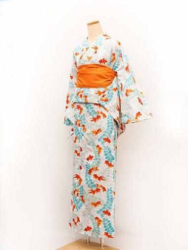 Koi Fish Kimono, Koi Kimono, Fish Kimono, Japanese Style Clothing, Japanese Traditional Clothing, Cute Kimonos, Patterns Of Fashion, Modern Kimono, Yukata Kimono