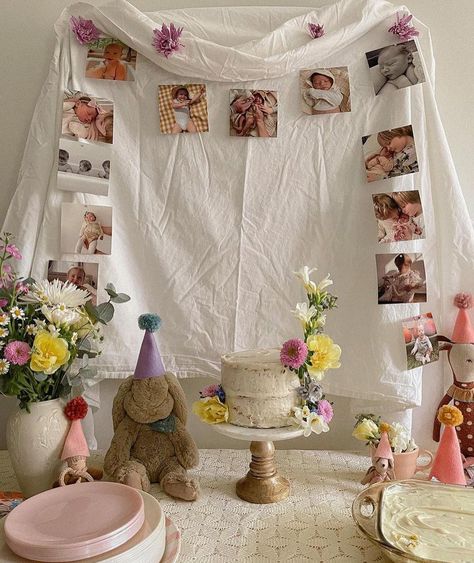 Diy Smash Cake Backdrop, 1at Birthday Party Ideas, Diy Bday Decor At Home, Vintage Fairy Birthday Party, Wildflower First Birthday Outfit, Intimate 1st Birthday Party Ideas, 1st Birthday Outside, Baby Garden Party, Intimate First Birthday Party