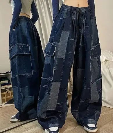 Upcycling, Couture, Upcycling Pants Ideas, Upcycle Cargo Pants, Denim Baggy Pants Outfit, Upcycling Pants, Things To Do With Old Jeans, Creative Pants, Pants With Lots Of Pockets