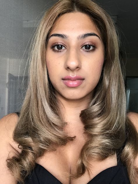 Ashy blonde hair on brown desi skin Desi Blonde Hair, Blonde Hair For Indian Skin, Dark Blonde On Brown Skin, Ash Blonde Tan Skin, Blonde Hair On Middle Eastern, Blonde Indian Hair, Hair Dye Indian Skin, Golden Blonde Hair Tan Skin, South Asian Blonde Hair