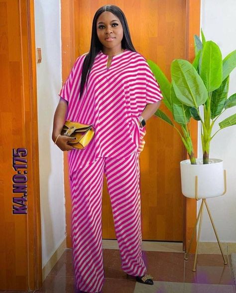 Trouser And Top For Ladies, Two Piece Outfits Pants, Senator Wears, Simple Dress Casual, Fashion Work Outfit, Stylish Naija, Modest Dresses Fashion, 2piece Outfits, African Skirts