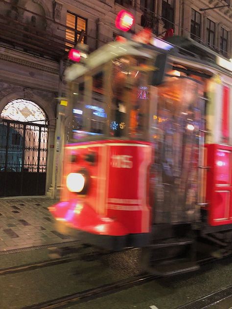 Istanbul Winter, City Apartment Aesthetic, Istanbul Aesthetic, Istanbul Pictures, Blurry Aesthetic, Istanbul Turkey Photography, Istanbul City, Istanbul Travel, City Lifestyle