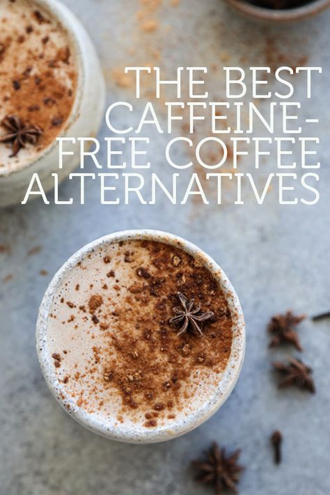 These tasty coffee substitutes and alternatives can help you kick your caffeine habit and still enjoy a warm treat in the morning. Chicory root, Chai, Dandelion and more herbal replacement ideas! | #FeedMePhoebe #GlutenFree #CaffeineFree #Coffee High Calorie Diet, Smoothies Vegan, No Caffeine, Herbal Coffee, Coffee Substitute, Coffee Alternative, Chicory Root, Morning Drinks, Coffee Benefits