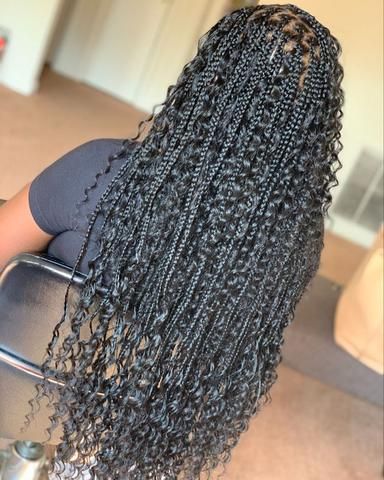 Braids With Some Hair Out, How To Style Bohemian Box Braids, Box Braids With Bohemian Curls, How To Do Bohemian Box Braids, How To Style Bohemian Knotless Braids, Knotless Braids With Bohemian Curls, Sneakerball Hairstyles, Long Bohemian Box Braids, Bohemian Braids Black Women