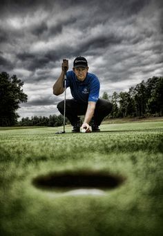 Golf Sr Pictures, Golf Portraits Senior Pics, Golfer Senior Pictures, Senior Picture Ideas For Golfers, Cool Golf Photos, Golf Action Shots, Golf Picture Poses, Senior Boy Golf Photos, Golf Graduation Pictures