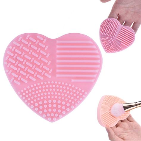 How To Wash Makeup Brushes, Silicone Gloves, Clean Cosmetics, Silicone Makeup, Make Up Brushes, Makeup Brush Cleaner, Winter Makeup, How To Clean Makeup Brushes, Wash Brush