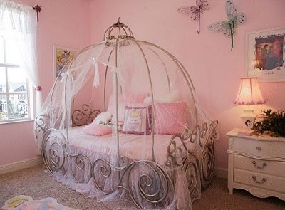 Cinderella Room Disney Princess Carriage Bed, Cinderella Carriage Bed, Cinderella Bed, Princess Carriage Bed, Princess Theme Bedroom, Disney Princess Bedroom, Princess Furniture, Carriage Bed, Rooms To Go Kids