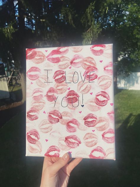 Kisses On Canvas Lipstick, Canvas With Kisses, Lip Canvas Painting, Something To Paint For Your Boyfriend, Kissing Canvas Painting Ideas, Kisses Canvas Art, Artwork For Boyfriend, Diy Valentines Canvas Art, Kiss Painting For Boyfriend