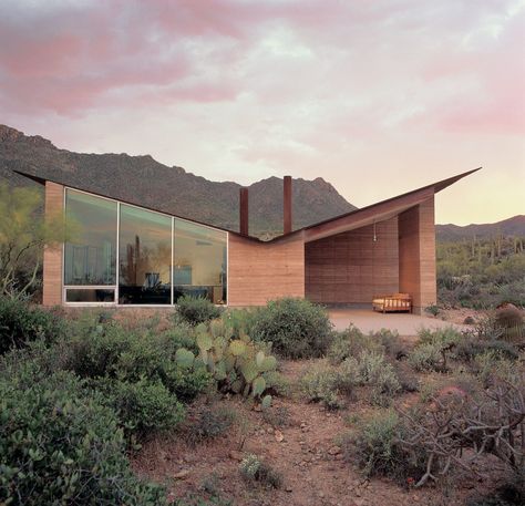 Tucson Mountain House – Studio Rick Joy House In The Desert, Earth Architecture, Rammed Earth Homes, Rainwater Collection, Butterfly Roof, A Modern House, Rammed Earth, Earth Homes, Desert Homes