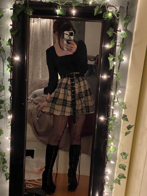 Edgy But Cute Outfits, Soft Grunge Skirt Outfit, Fishnets And Skirt Outfit, Soft Goth Outfits Winter, Soft Alt Outfits, Simple Alt Outfits, Edgy Girly Outfits, E Girl Outfits Aesthetic, Soft Egirl Outfits