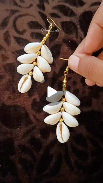 Boho Bracelets Tutorial, Simple Bead Earrings, Seashell Jewelry Diy, Diy Earrings Materials, Cowrie Shell Earrings, Cowrie Shell Jewelry, Trending Earrings, Pearl Earrings Designs, Afrocentric Earrings