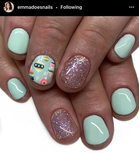 Luminary Gel Nail Ideas, Summer Nails Luminary, Simple Luminary Nails, Fun Spring Nail Art, Luminary Christmas Nails, Christmas Luminary Nails, Holiday Lights Nail Art, Luminary Nails, Girls Nail Designs