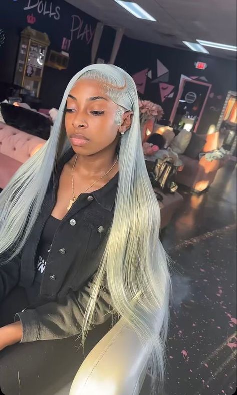 Gray Lace Front Wigs Black Women, Winter Wigs For Black Women, Straight Hair Wig Hairstyles, Platinum Gray Hair On Black Women, Exotic Wig Colors, Grey Wig Hairstyles, Lacefront Hairstyles For Black Women, Color Lace Front Wigs Black Women, Wig Hairstyles Ideas Black Women Color