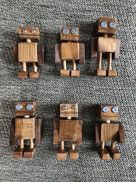 Budget Room Decor, Wood Toys Diy, Wooden Robot, Recycled Robot, Wooden Toys Diy, Scrap Wood Crafts, Robot Sculpture, Wooden Toys Plans, Handmade Wooden Toys