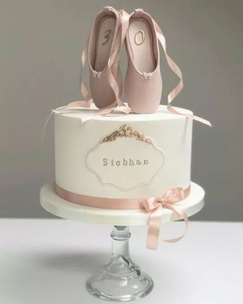 Ballerina 1st Birthday Party Ideas, Balarina Cake Ideas, Dancer Cake Birthday, Ballet Themed Cake, Ballet Cakes Birthday, Ballet Cake Ideas, Ballerina Birthday Party Food, Ballerina Party Cake, Ballerina Birthday Decorations