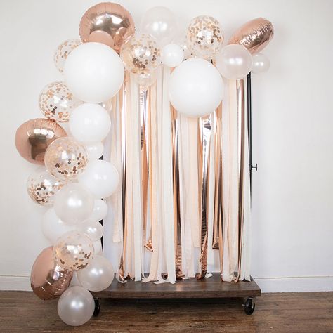 - 70 ballons rose gold - Le kit comprend : 70 ballons blancs, rose doré et métallisé de plusieurs tailles, 4 m de ruban, des points de colle, tout le nécessaire pour les assembler et la marche à suivre ! - Ballons en 4 tailles : 13 cm / 25 cm / 30 cm / 45 cm. Vous souhaitez réaliser une arche à ballons rose gold pour compléter votre déco de mariage rose gold ou votre deco baby shower rose gold ? Ce kit est parfait ! Agrémentez votre arche avec de la decoration feuilles tropicales ou des fleurs a Deco Anniversaire Rose Gold, Unique Birthday Cakes, Shower Rose, Deco Rose, Pink Life, Hen Party, Its My Birthday, Canon, Diy Decor