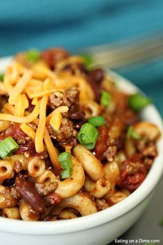 Crock Pot Chili Mac, Chili Mac Crockpot, Slow Cooker Chili Mac, Crock Pot Chili, Slow Cooker Chili Easy, Chili Mac Recipe, Chili Mac And Cheese, Chili Mac, Crockpot Chili