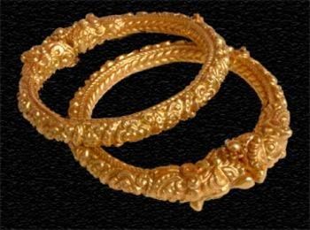 "Golaap-Bala" or Bengali Rose bangles Croquis, Baguette, Watch Women's Classy, Bangladesh Fashion, Gold Temple Jewellery, Watch Women's, Antique Gold Jewelry Indian, Designer Diamond Jewellery, Antique Jewelry Indian