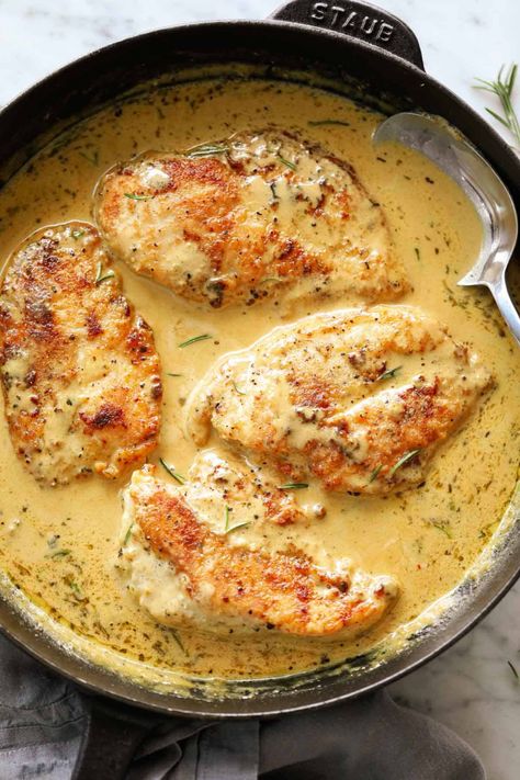 Mustard Sauce For Chicken, Dijon Mustard Chicken, Mustard Chicken Breast, White Wine Cream Sauce, French Mustard, Mustard Cream Sauce, Mustard Chicken Recipes, Chuck Steak, Cafe Delites