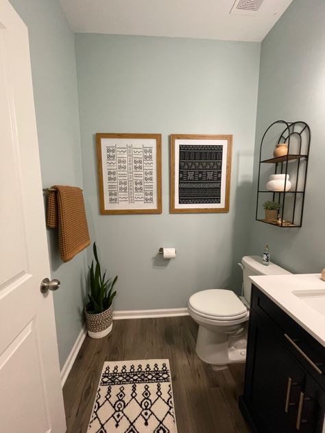 Paint Only Bathroom Makeover, Half Bath Color Scheme, Hall Bathroom Paint Ideas, Bathroom Paint Color Ideas 2023, Bathroom Paint Small Spaces, Restroom Paint Ideas, Simple Half Bathroom Decor, Small Bathroom Ideas Paint, Bathroom Wall Colors Ideas